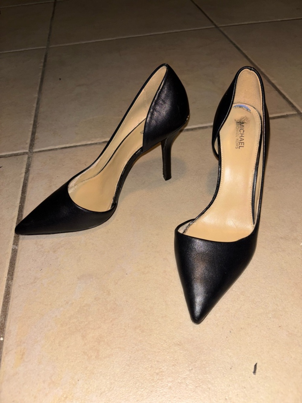 Michael Kors MK-Flex
D'Orsay Black Leather
Pointy Toe Heels Size 7.5M